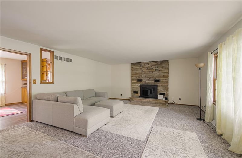 8116 Main St, Kansas City, MO 64118