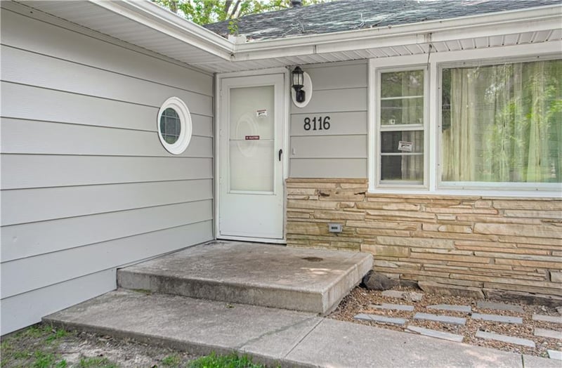 8116 Main St, Kansas City, MO 64118