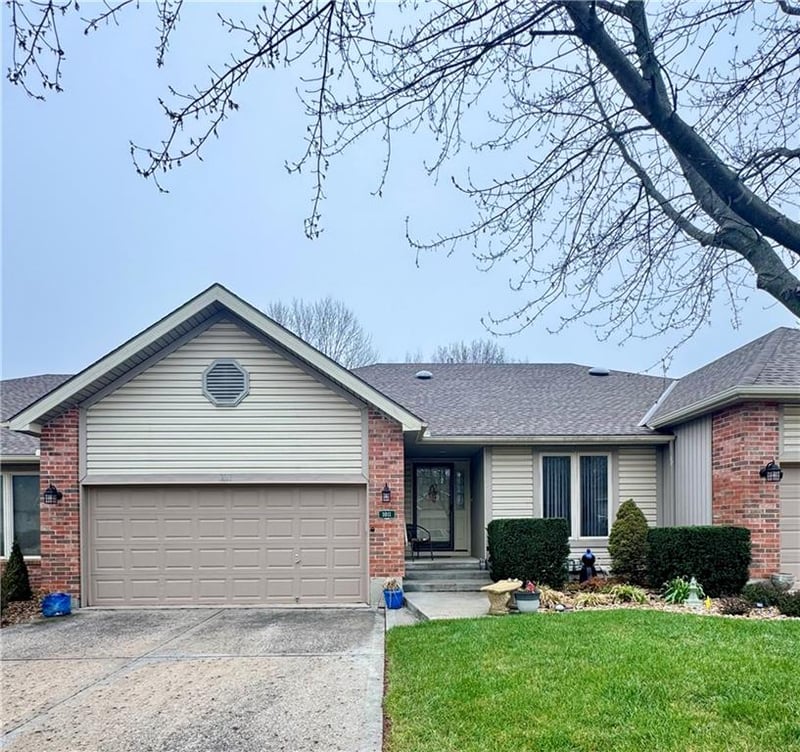 1011 75th St, Gladstone, MO 64118