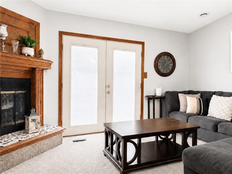727 Liggett Rd #C, Blue Springs, MO 64015
