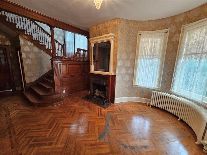 409 Esplanade St, Leavenworth, KS 66048