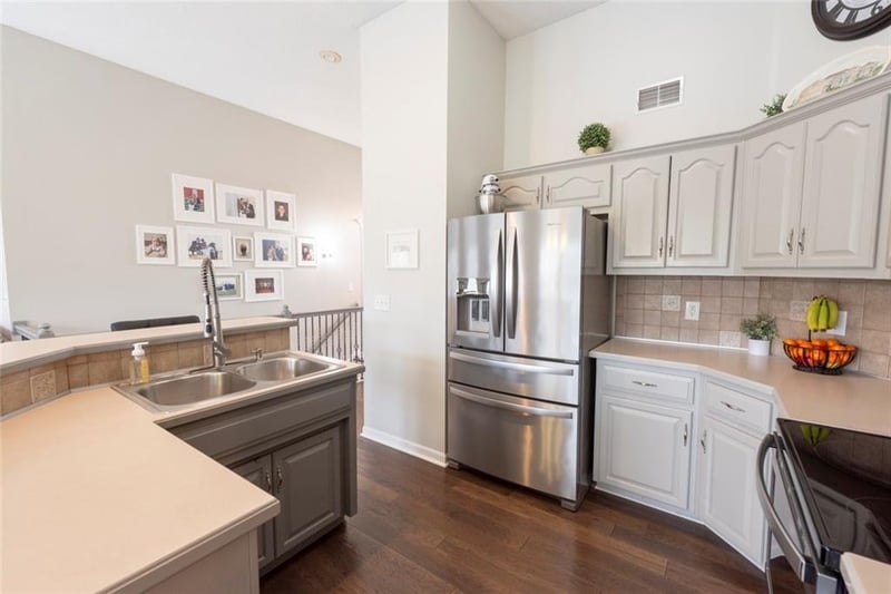 8544 Ava Ave, Kansas City, MO 64154