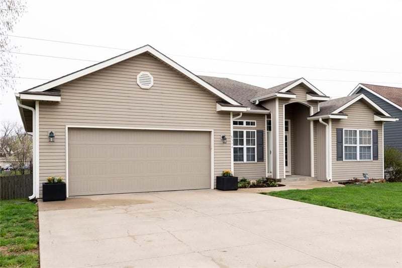 8544 Ava Ave, Kansas City, MO 64154