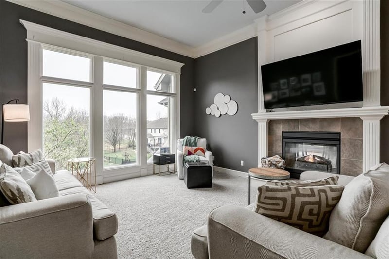 700 Winterstar Dr, Lee's Summit, MO 64081