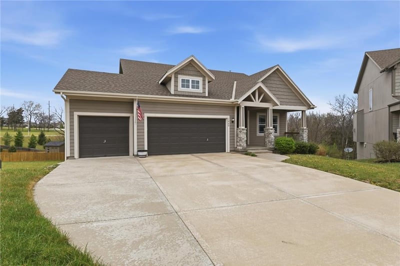 1060 Sumac St, Olathe, KS 66061
