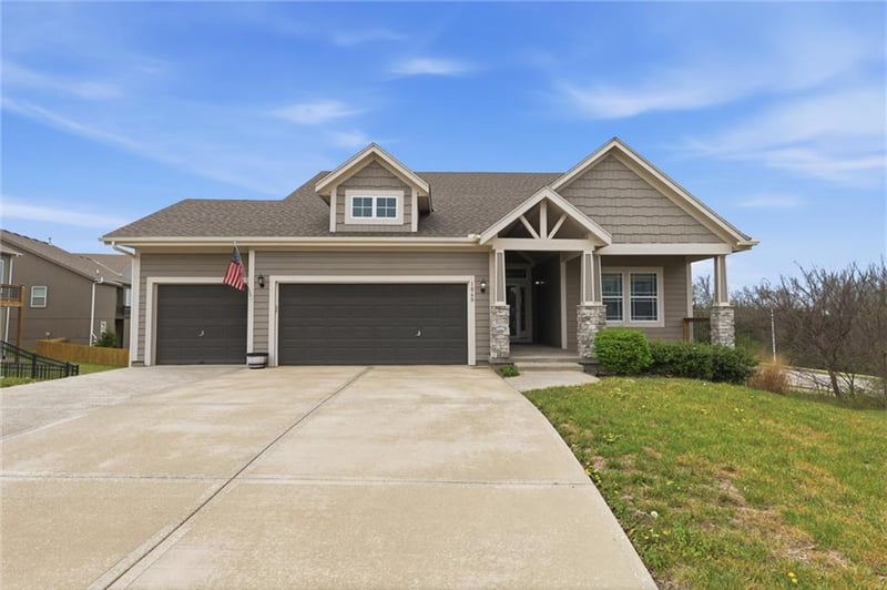1060 Sumac St, Olathe, KS 66061