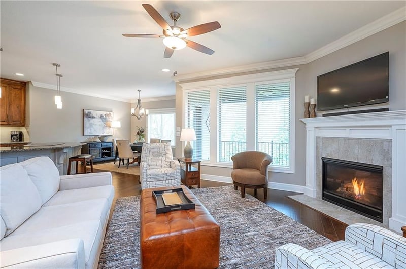4008 Grant St, Lee's Summit, MO 64064