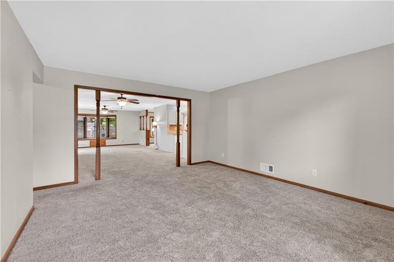 1965 73rd St, Prairie Village, KS 66208