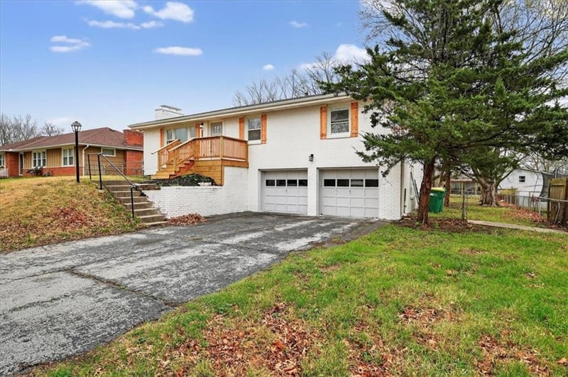 2217 83rd St, Kansas City, KS 66109