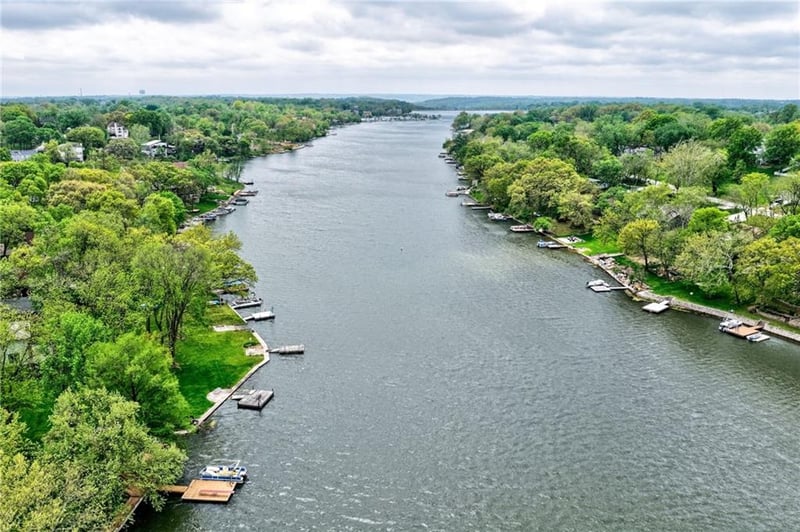 8216 NW Forest Dr, Weatherby Lake, MO 64152