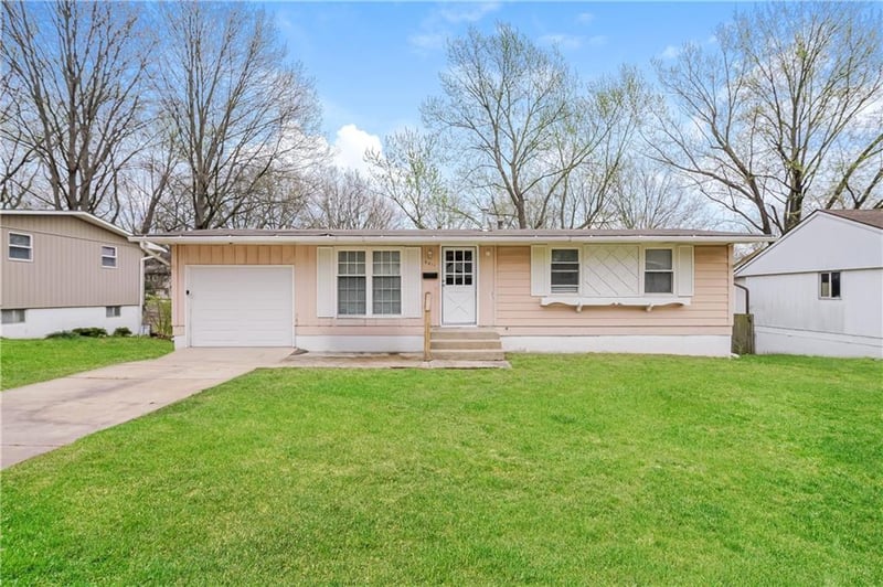 9411 Farley Ave, Kansas City, MO 64138