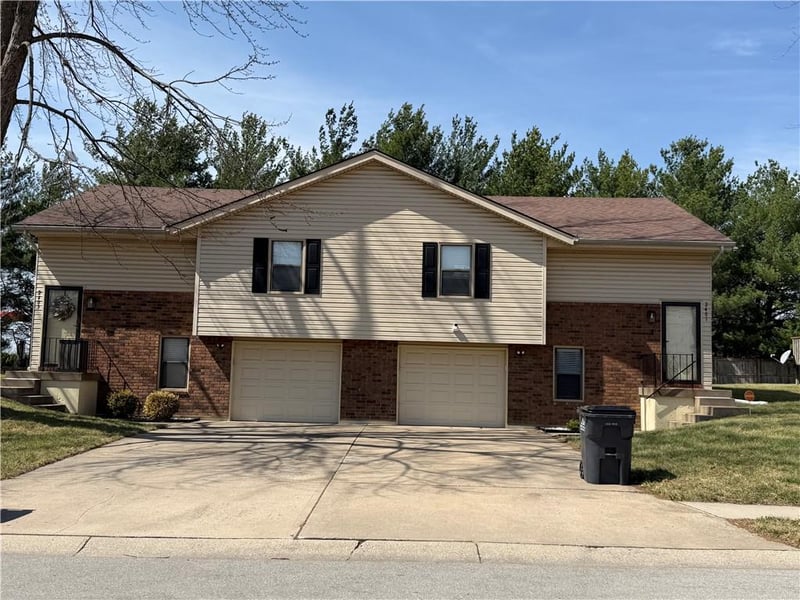2401 - 2403 6th St, Blue Springs, MO 64014