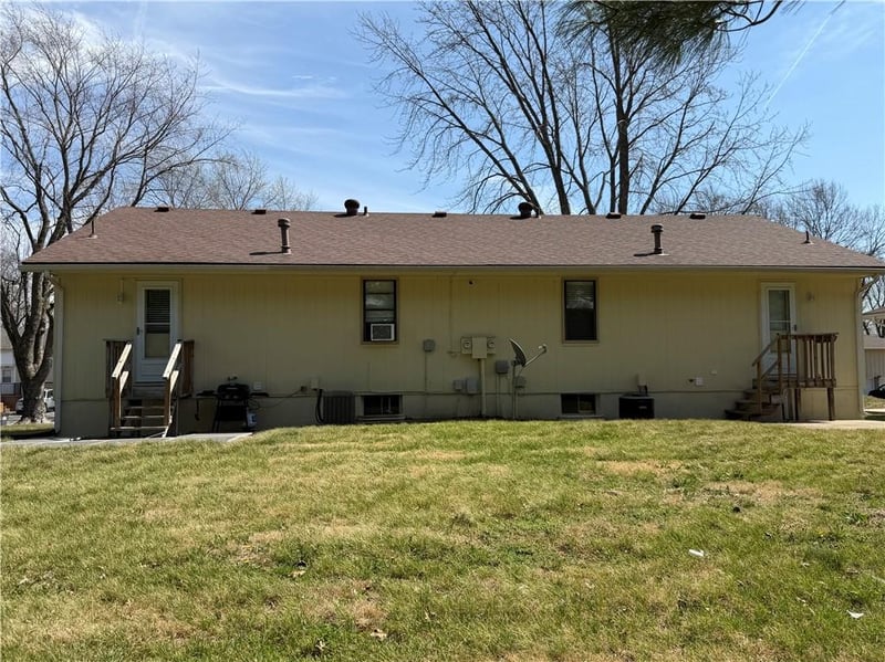 2401 - 2403 6th St, Blue Springs, MO 64014