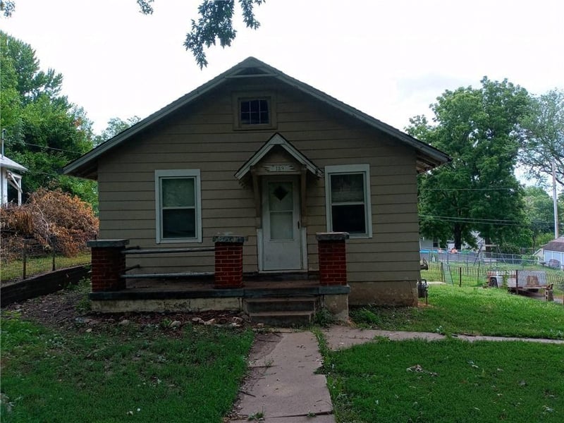 139 Ditzler Ave, Independence, MO 64053