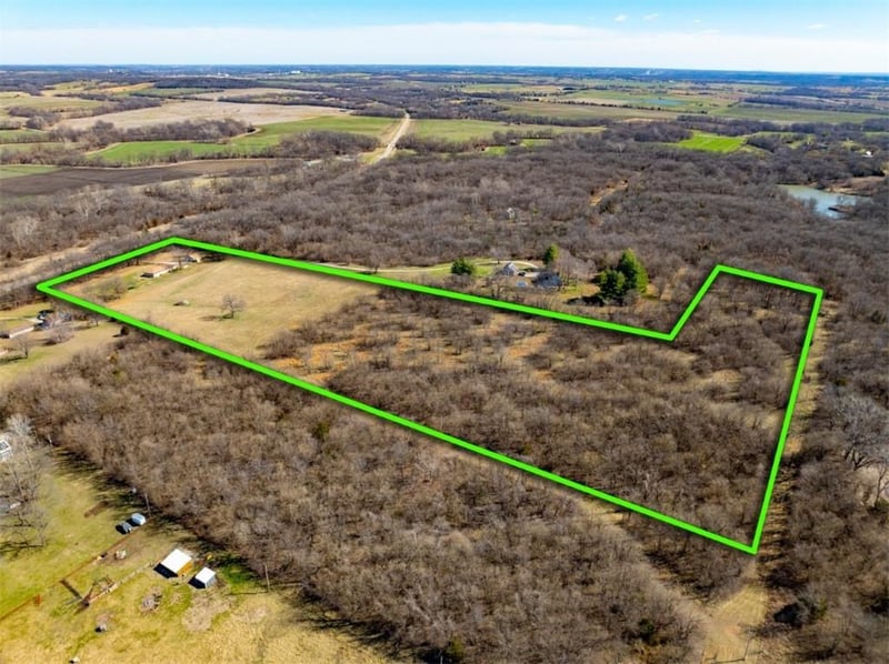 24069 Chieftain Rd, Lawrence, KS 66044