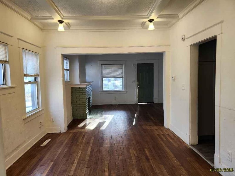 3800 Chestnut Ave, Kansas City, MO 64128