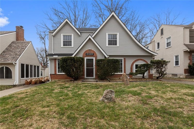 7339 Holmes Rd, Kansas City, MO 64111