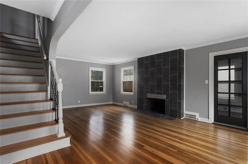 7339 Holmes Rd, Kansas City, MO 64111