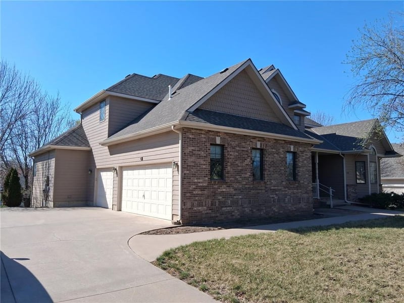 1250 Columbine Cir, Other, KS 67401