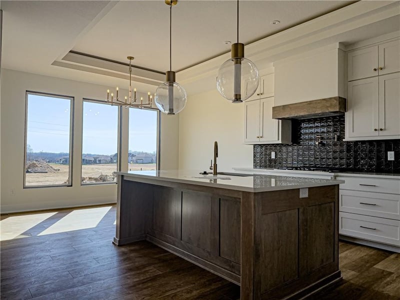10787 Genesis Dr, Parkville, MO 64152