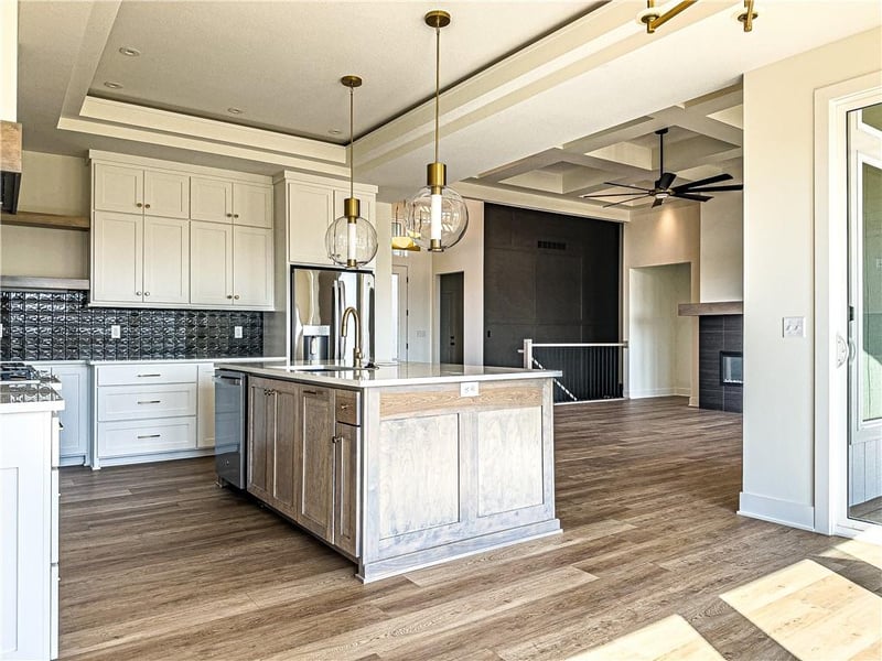 10787 Genesis Dr, Parkville, MO 64152