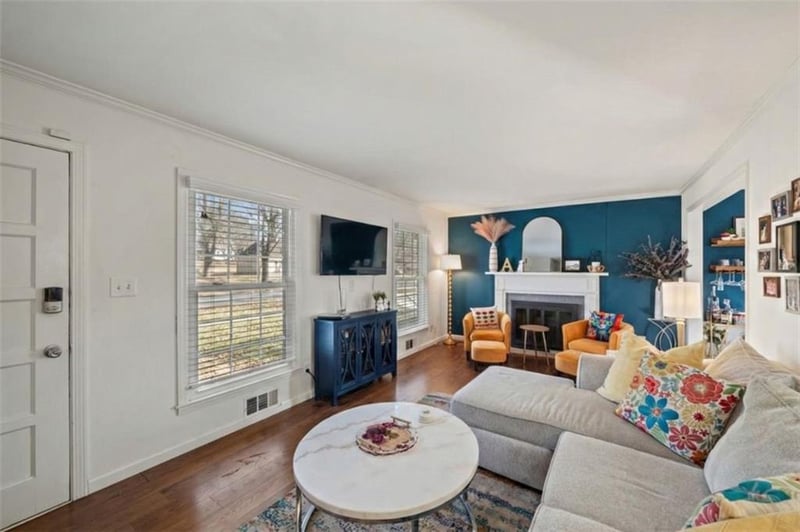 9544 Roe Ave, Overland Park, KS 66207