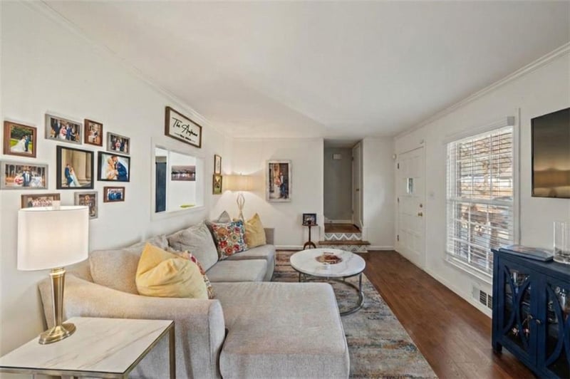 9544 Roe Ave, Overland Park, KS 66207