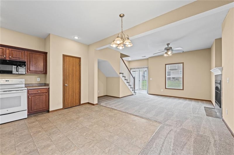 1640 Madison St, Lee's Summit, MO 64081