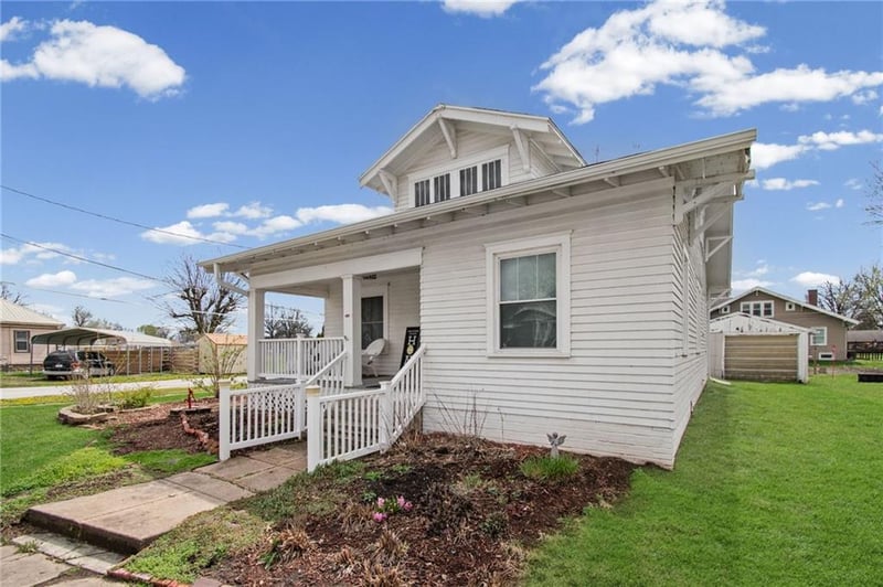 210 4th St, Norborne, MO 64668
