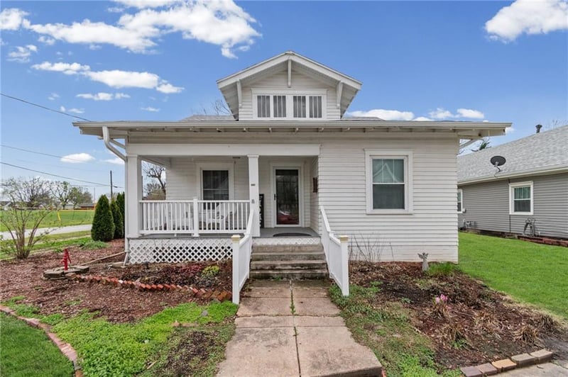 210 4th St, Norborne, MO 64668