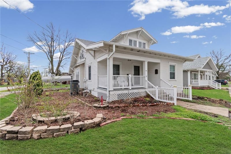 210 4th St, Norborne, MO 64668