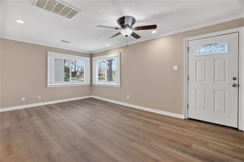 6315 S Benton Ave, Kansas City, MO 64132