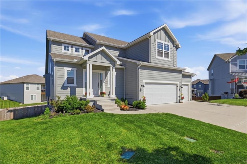 4417 Tanzanite Cir, Lee's Summit, MO 64082