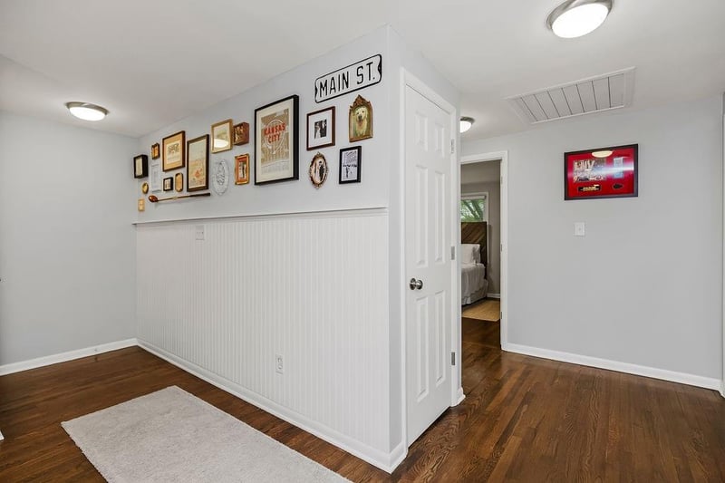 5705 78th St, Prairie Village, KS 66208