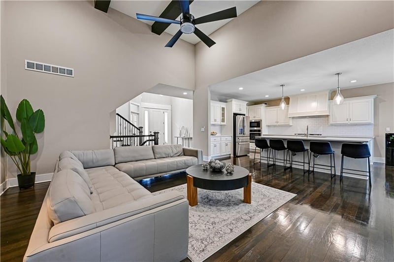 9149 Green Rd, Lenexa, KS 66227
