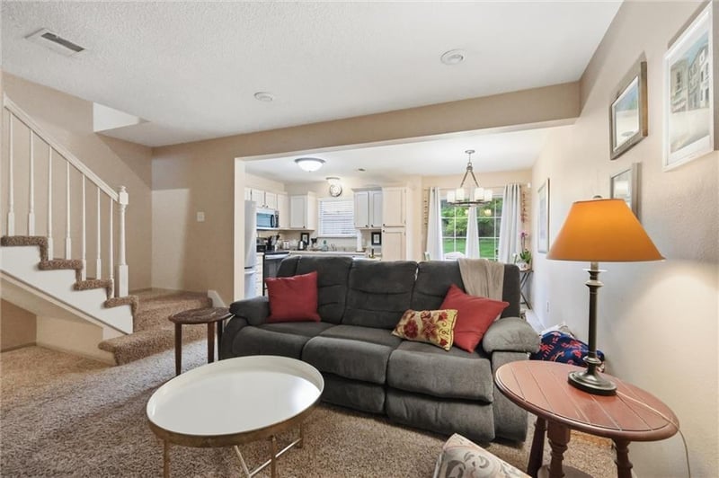 5554 Sunrise Meadow Ln, Lee's Summit, MO 64064