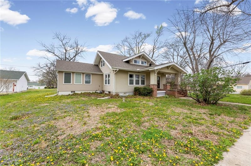 602 Oak St, Wellsville, KS 66092