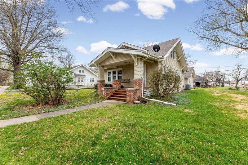 602 Oak St, Wellsville, KS 66092