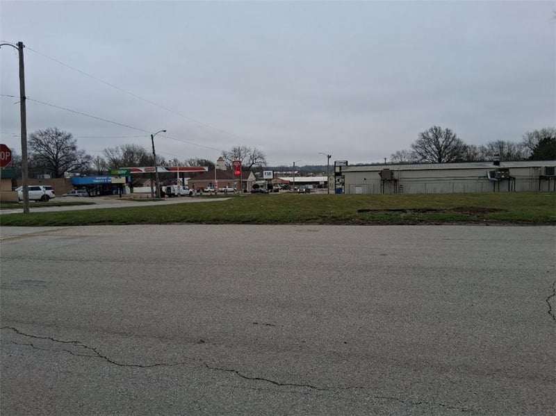 1402 9th St, Trenton, MO 64683