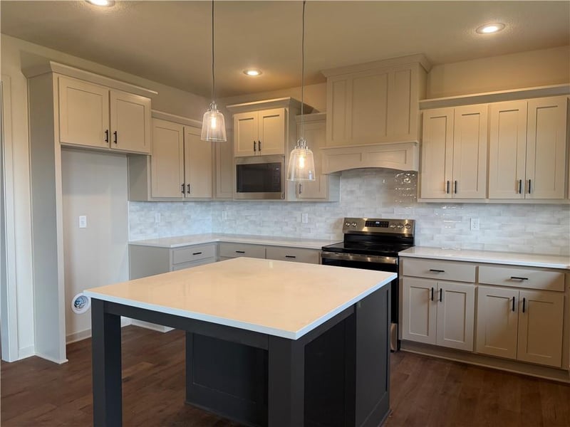 11453 Langley St, Olathe, KS 66061