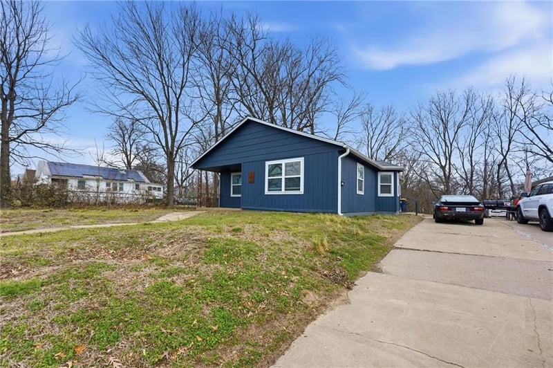 1653 Hardesty Ave, Kansas City, MO 64127