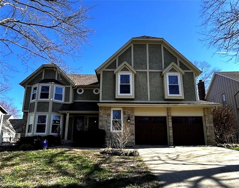 11505 Grant Dr, Overland Park, KS 66210