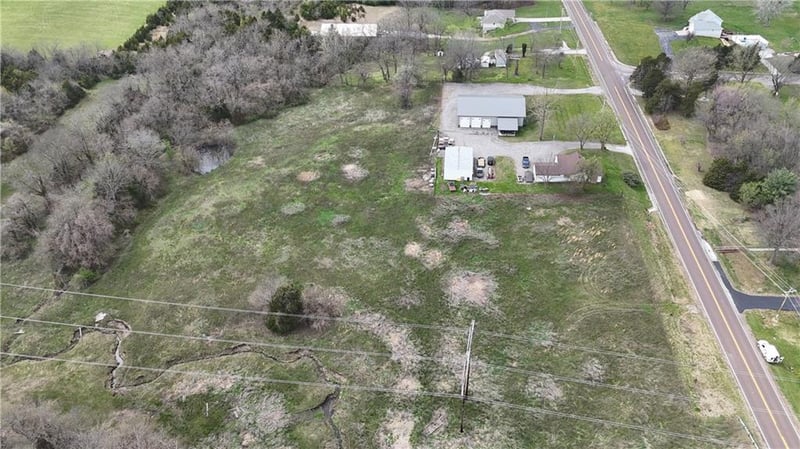 35703 Pink Hill Rd, Oak Grove, MO 64057