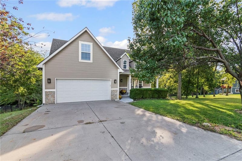 6009 Walnut Cv, Trimble, MO 64492