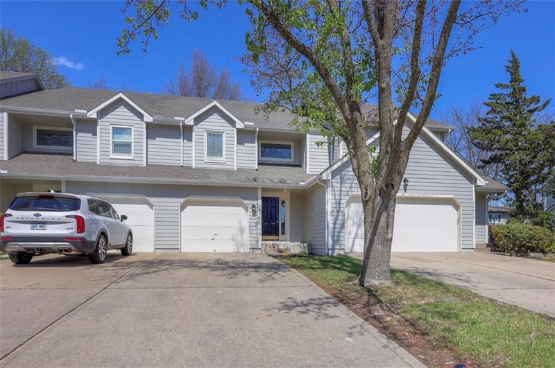 10812 116th St, Overland Park, KS 66210