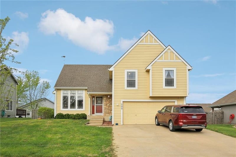 509 Heritage Dr, Baldwin City, KS 66006