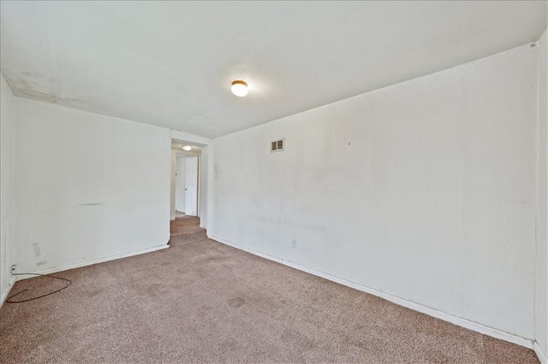 2131 81st St, Kansas City, MO 64132