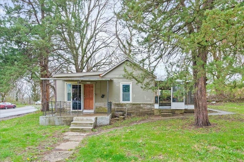 2131 81st St, Kansas City, MO 64132
