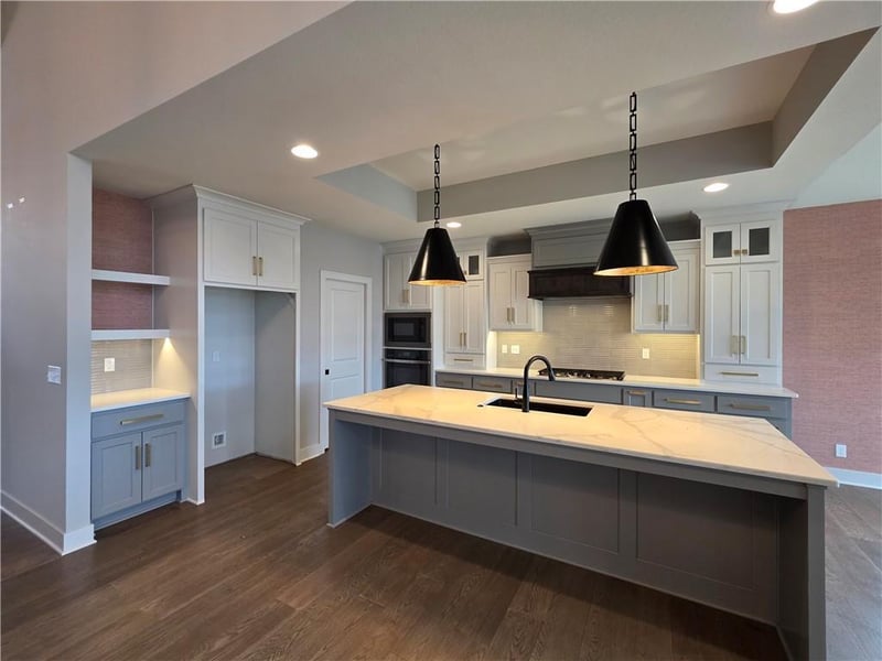 1205 Hampton Dr, Raymore, MO 64083
