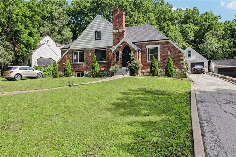 2252 77th Ter, Kansas City, MO 64132